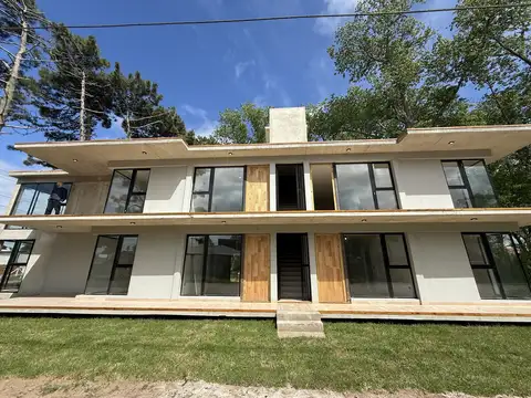 Venta Departamento 3 Ambientes con Patio, Parrilla y Cochera en Santa Teresita