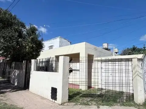 Casa 3 ambientes en venta en Ituzaingó Sur