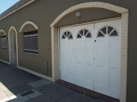 Oficina 3 ambientes en alquiler, uso profesional  Morón