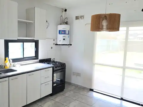 Casa 3 ambientes con 2 baños