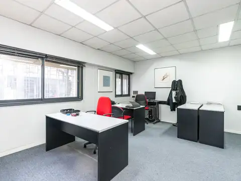 Oficina en Venta en Villa Lynch, USD 149.000