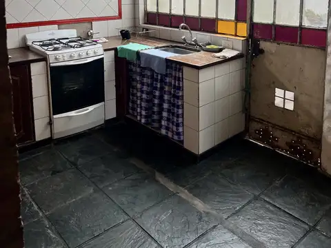 Depto Tipo Casa en Venta 90 años