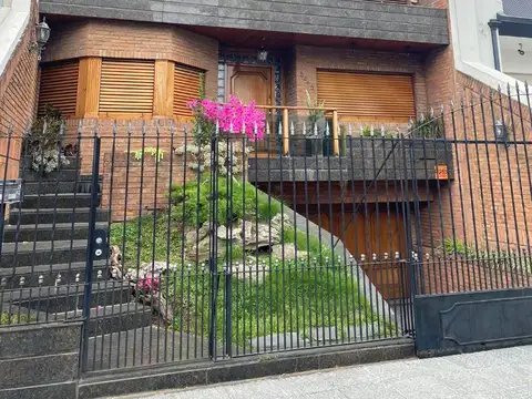 Casa en Venta en Villa Devoto 8 Ambientes