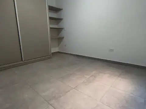 Departamento 6 ambientes con 1 baño