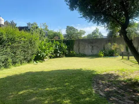 Hermosa Propiedad Construida sobre lote de 1000m2 B. Privado