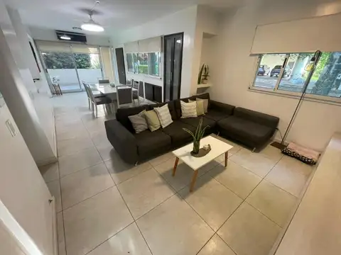 Casa en Venta con 4 cocheras