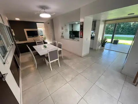 Casa en Venta en Pueblo Esther, USD 249.000