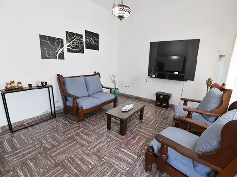 VENTA - CASA + 4 DEPARTAMENTOS EN VENADO TUERTO