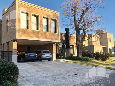 Venta  casa 5 ambientes   Altos del Sol . Ituzaingo parque leloir