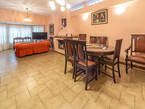 Depto Tipo Casa en Venta de 5 ambientes
