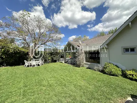 Casa en Venta en Los Senderos II, USD 220.000