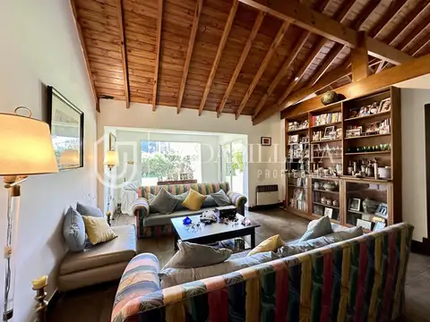Casa en Venta con 1 cochera