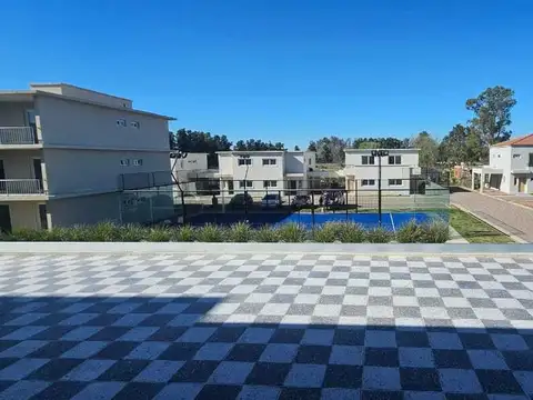 Casa Dúplex  en Venta en Chic Village, La Lonja, Pilar