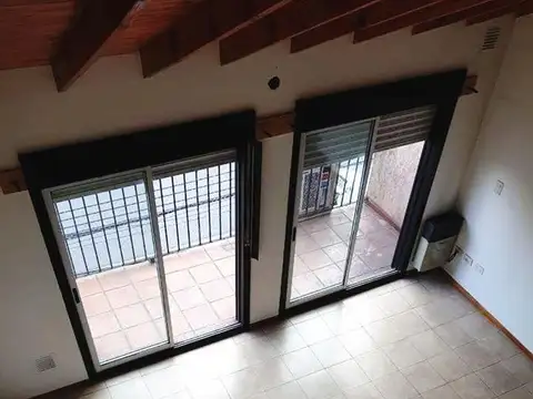 Depto Tipo Casa 2 ambientes con 1 baño