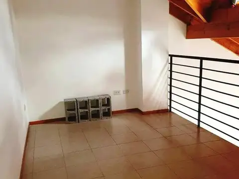 Depto Tipo Casa en Alquiler de 1 dormitorio