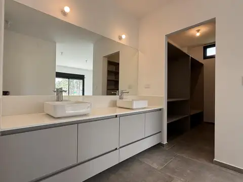 Casa en Venta al Oeste