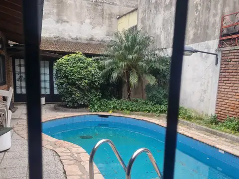 Casa 6 ambientes con 4 baños