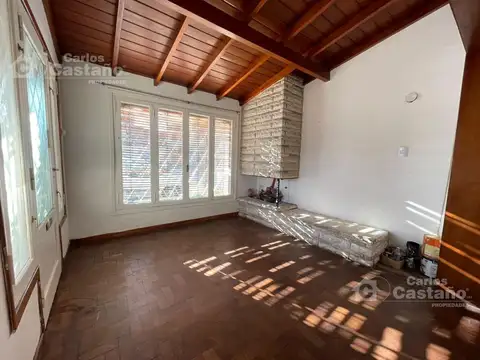 Casa en Alquiler con 1 cochera