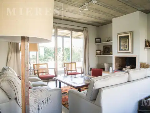 Casa en Alquiler Temporal con 2 cocheras