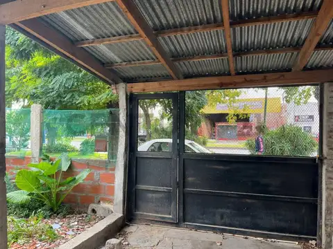 VENTA DE CASA A REMODELAR EN 7 E/ 83 Y 84 VILLA ELVIRA