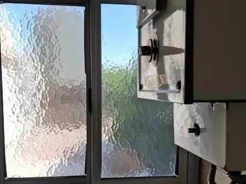 SOLO PARA OFICINA 2 Ambientes al Frente con Balcón