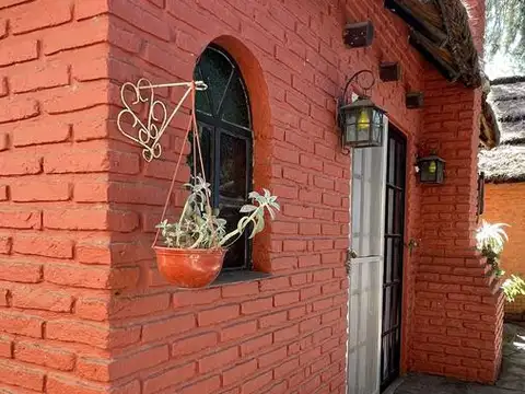 Casa 2 ambientes con 1 baño