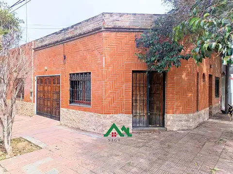 Casa en venta de 3 dormitorios, local comercial desocupada en venta en Barrio Pueyrredón