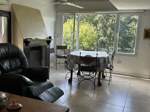 Departamento 5 ambientes con 2 baños