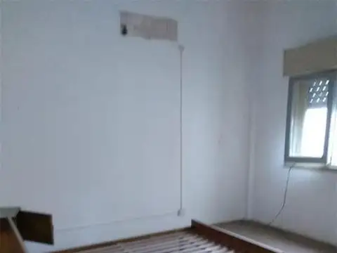 CASA CON LOCAL SOBRE AMPLIO LOTE *EXCLUSIVA ZONA COMERCIAL*