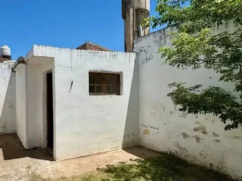 Casa en Alquiler con 2 cocheras