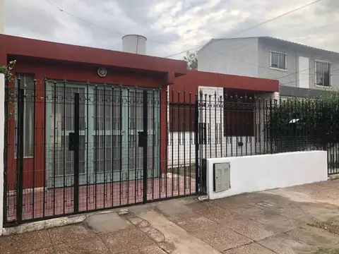 ALQUILER DE CASA CON DEPARTAMENTO ALTOS DE VELEZ