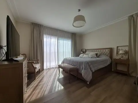 Casa en Alquiler Temporal con 1 cochera