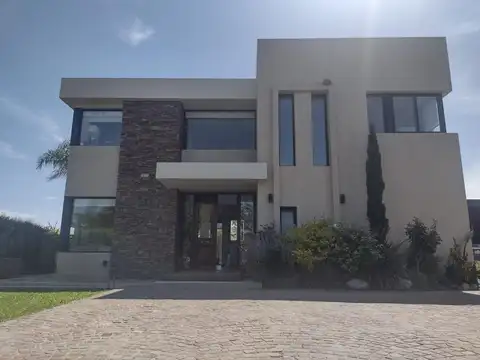 Venta Casa 5 Amb a La Laguna barrio San Marco Villanueva Tigre