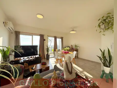 Ayacucho 2261 (25 de Mayo). Departamento de 2 ambientes. Super vista. Balcón con parrilla propia. Piso alto.