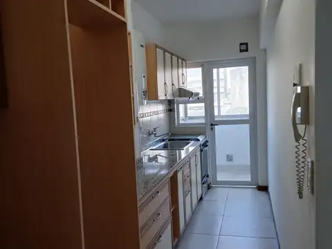 Av Gaona 2700, Piso 3