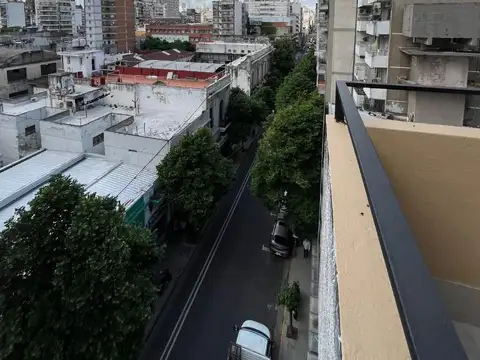 VENTA DEPARTAMENTO RECICLADO A METROS DEL RIO