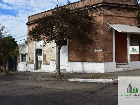 Hipólito Yrigoyen 1000