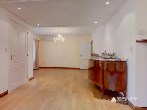 Casa 9 ambientes con 3 baños
