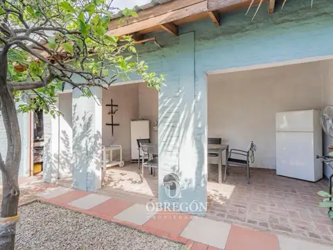 Casa en Venta con 3 cocheras