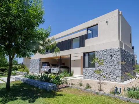 Casa a estrenar con vista a Laguna en Calesa Pilara - URDAPILLETA PROPIEDADES