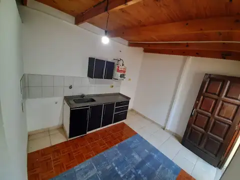 Depto Tipo Casa en Alquiler en Jose Leon Suarez, $ 320.000