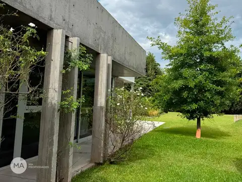 Casa en Venta al Oeste