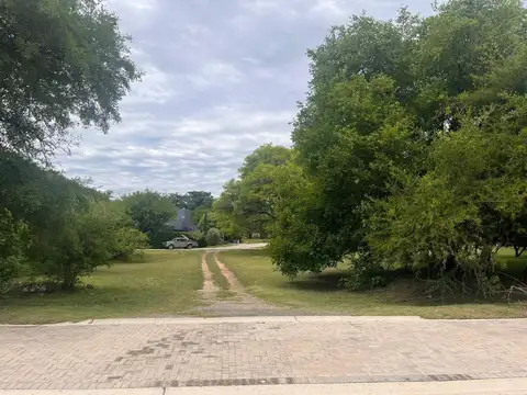Terreno en Venta 44  mts Fondo