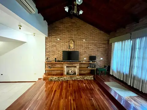 Casa en Venta en Castelar Sur, USD 230.000