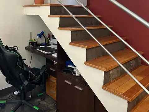 EXCELENTE CASA CON 3 DORMIT UNO EN SUITE CON PARQUE Y GARAJE