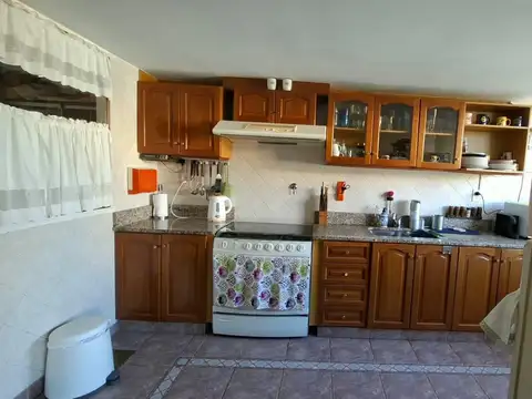 Casa 6 ambientes con 3 baños