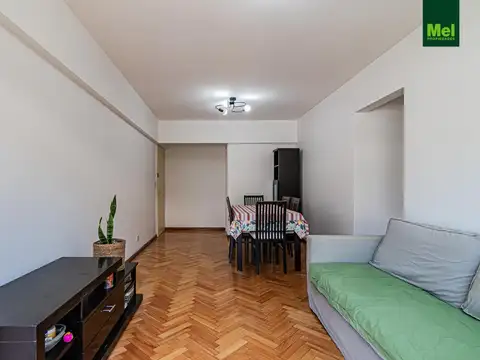 LUMINOSO 3 AMBIENTES CON COCHERA CUBIERTA