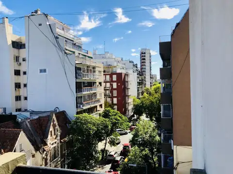 DEPARTAMENTO 3 AMBIENTES CON BALCON CALLE