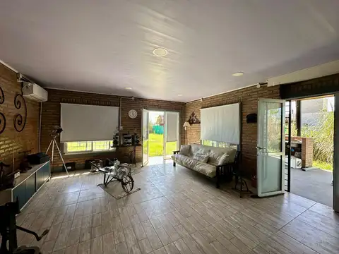 Casa 2 ambientes con 1 baño