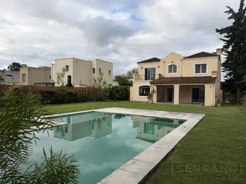 Casa en alquiler anual de 5 ambientes con pileta en San Isidro Labrador Villanueva, Tigre.